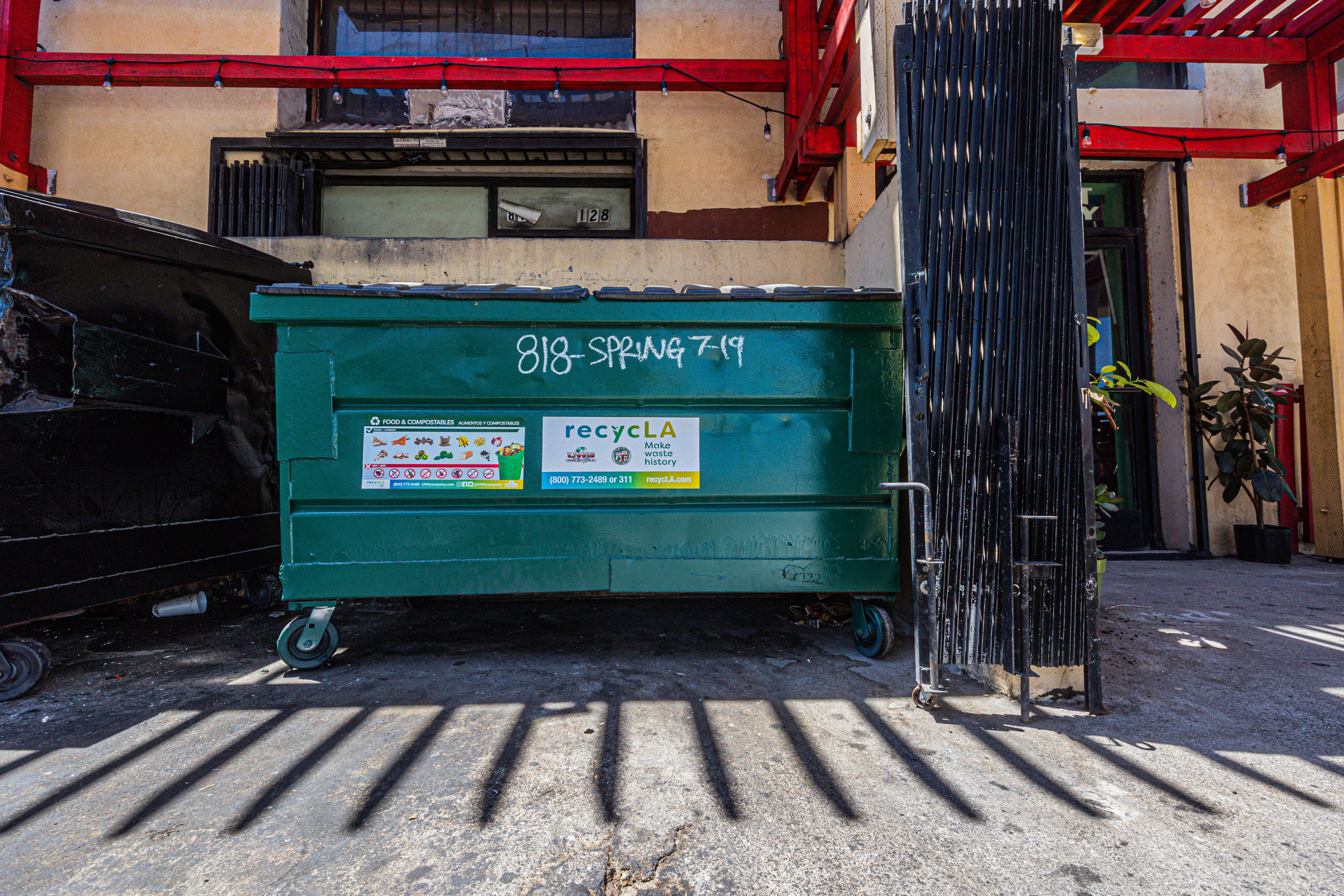 Roll-off dumpster